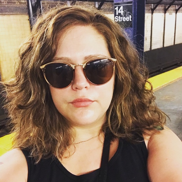 Meet your Posher, Nancy - Picture 2 of 4